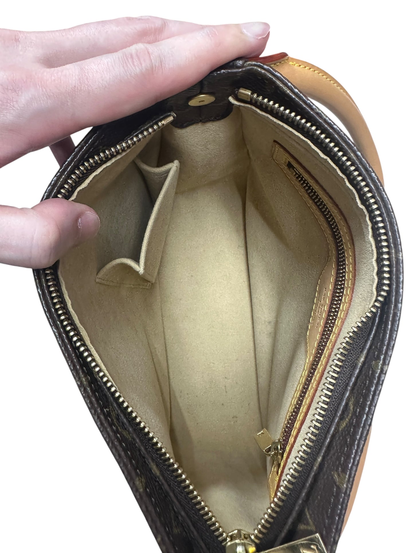 LOUIS VUITTON Monogram Looping MM Shoulder Bag Brown Gold Hardware LO2318