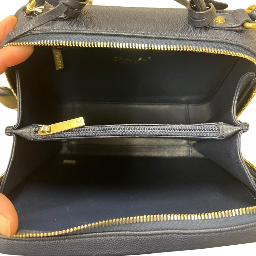 CHANEL Caviar CC Filigree Vanity Case Shoulder Bag Black Gold Hardware CH2128