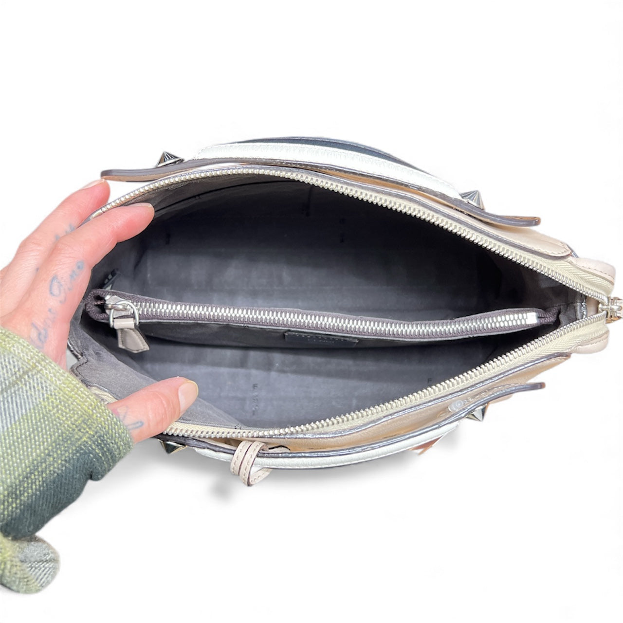 FENDI Embroidered Design Beige Leather Bag FE334