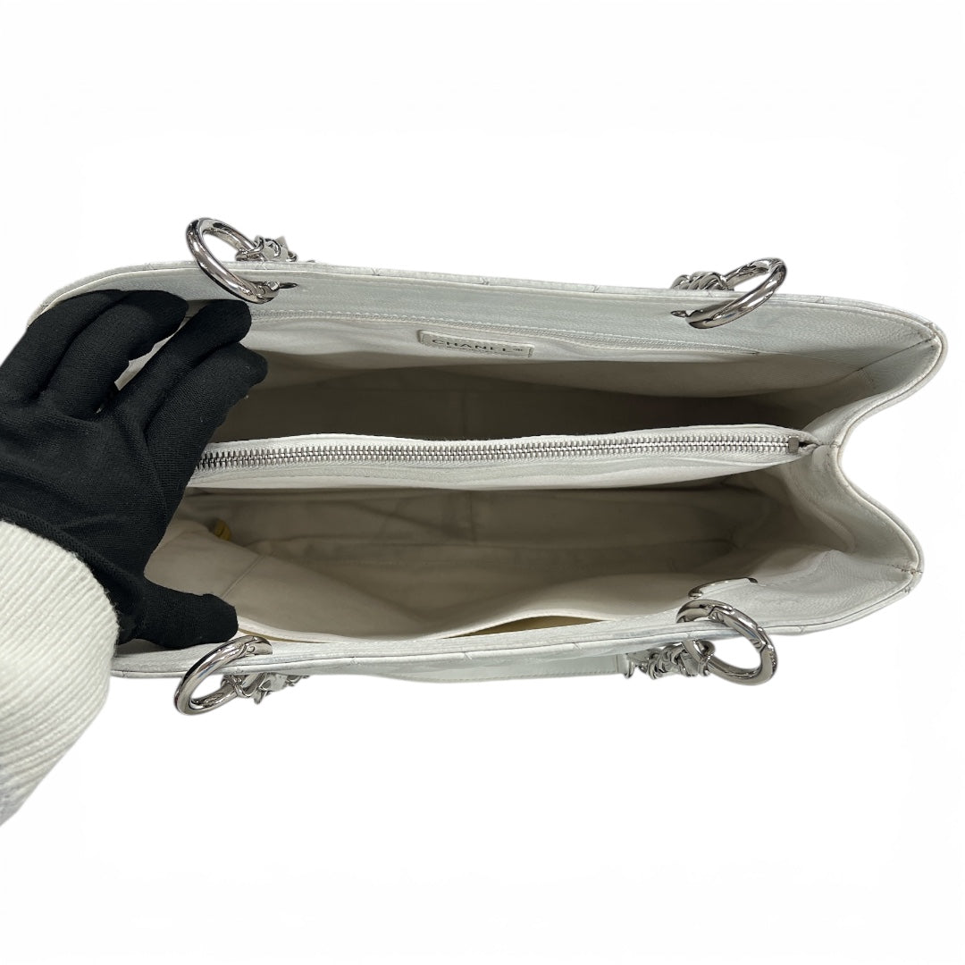 CHANEL Matelassé Chain Tote Bag with Coco Logo CH2033