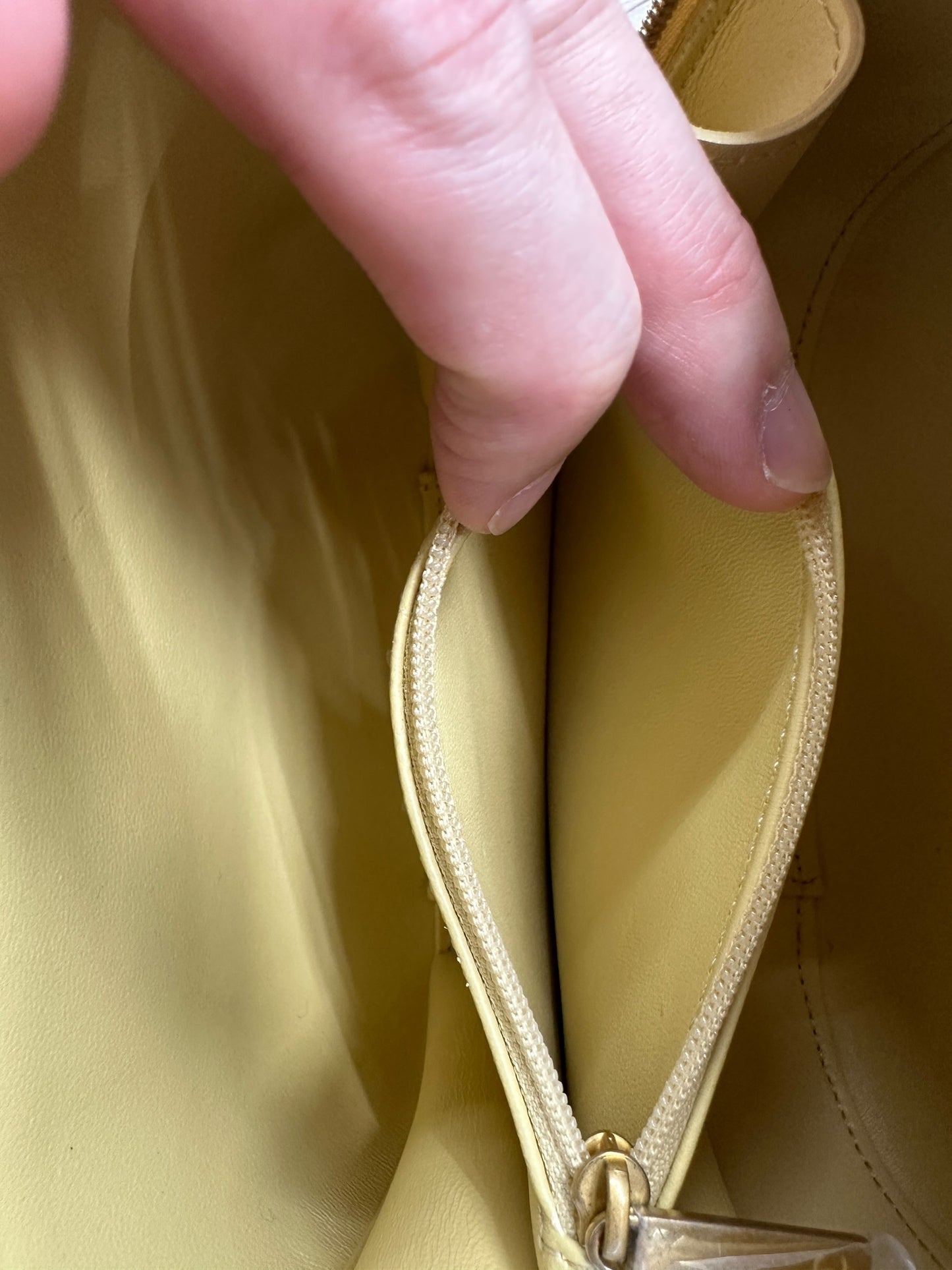 Chanel Small Vanity Case Chunky Chain Handle Quilted Lambskin Pale CH2000