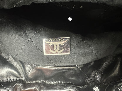 Chanel 22 Mini Leather Hobo Shoulder Bag Black CH2095
