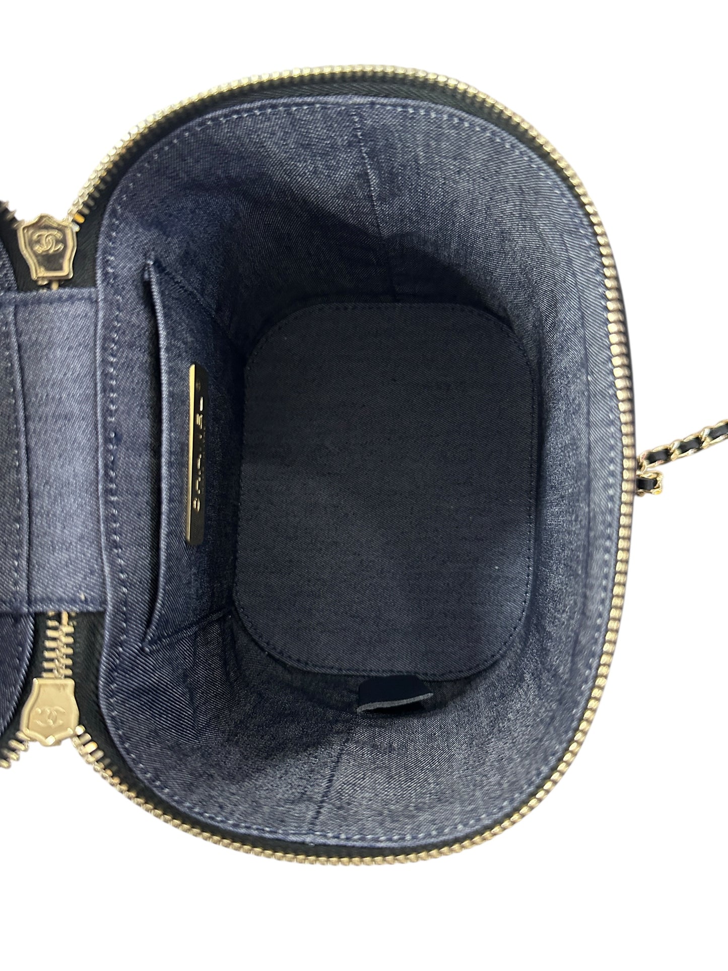 Chanel Filigree Vanity Case Leather Bag Black Gold Hardware -CH2097