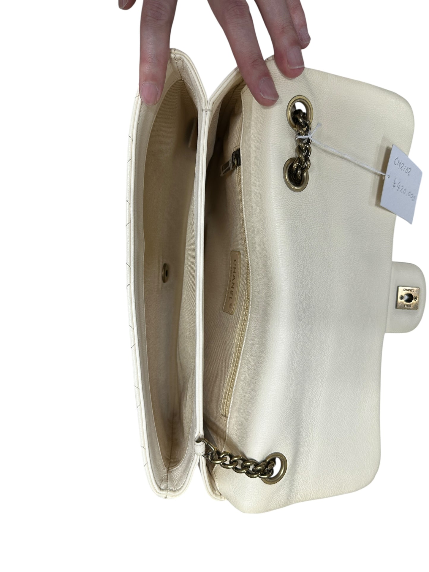 Chanel Quilted Leather Expandable Flap Bag Chain Shoulder Off-White CH2102