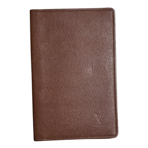 LOUIS VUITTON Taiga Leather Card Case Brown LO2203