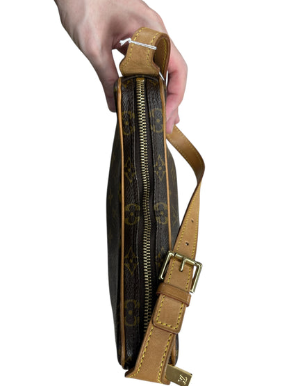LOUIS VUITTON Monogram Croissant PM Shoulder Bag Brown Gold Hardware LO2277