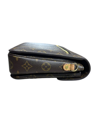 LOUIS VUITTON Monogram Pochette Metis Crossbody Bag Brown Gold Hardware LO2237