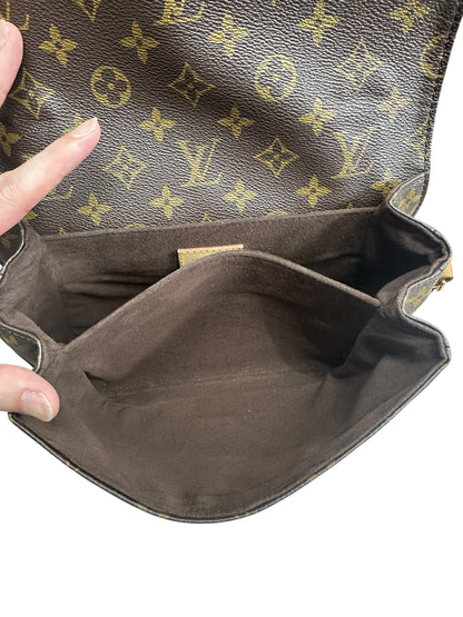 LOUIS VUITTON Monogram Pochette Metis Crossbody Bag Brown Gold Hardware LO2237
