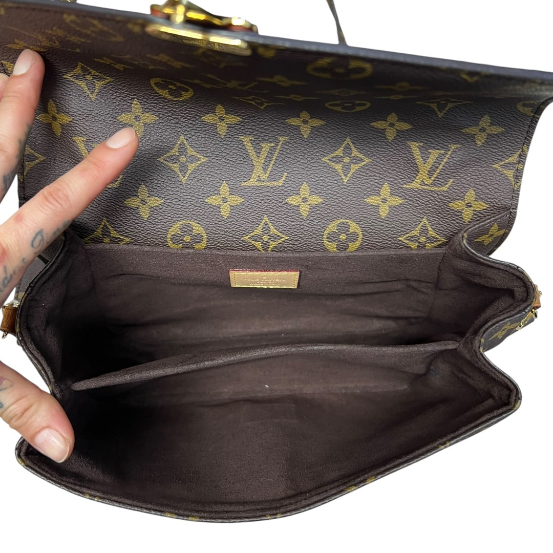 LOUIS VUITTON Monogram Pochette Metis Crossbody Bag Brown Gold Hardware LO2307
