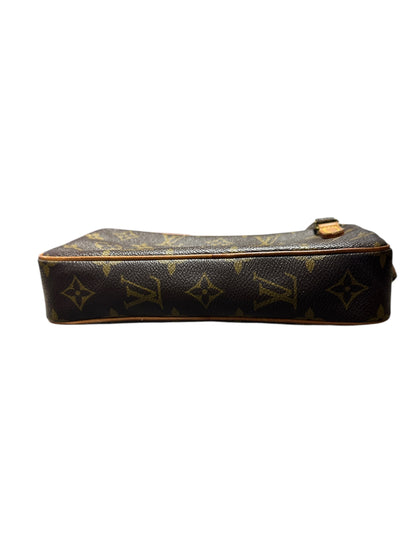 LOUIS VUITTON Monogram Pochette Marly Bandouliere Crossbody Bag Brown Gold Hardware LO2315