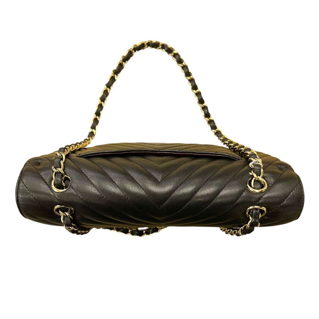 CHANEL Chevron Lambskin Classic Double Flap Shoulder Bag Black Gold Hardware CH2126
