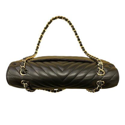 CHANEL Chevron Lambskin Classic Double Flap Shoulder Bag Black Gold Hardware CH2126