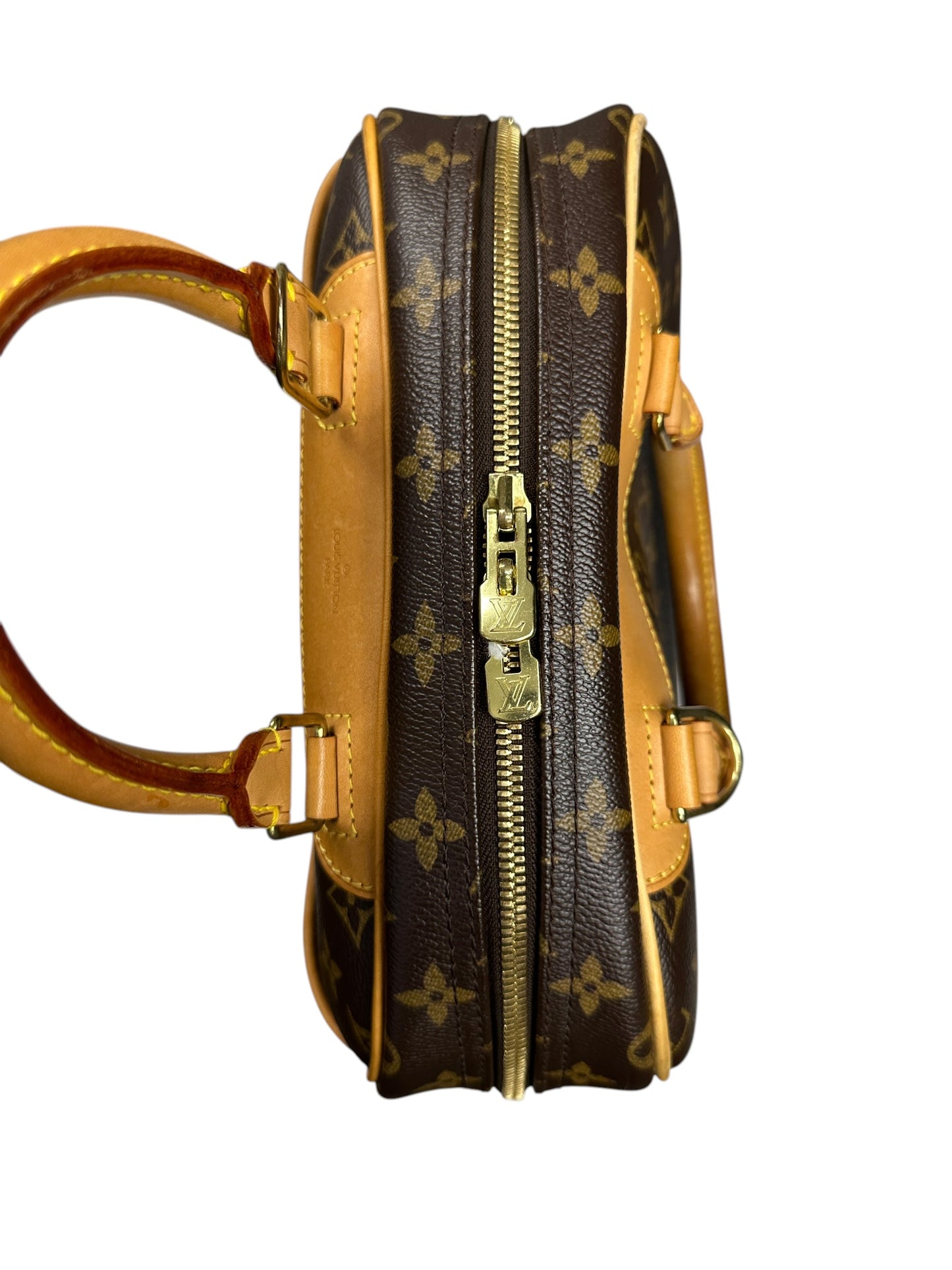 LOUIS VUITTON Monogram Alma PM Handbag Brown Gold Hardware LO2323