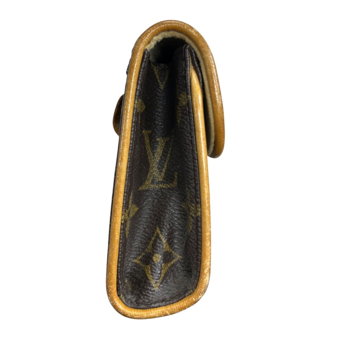 LOUIS VUITTON Monogram Pochette Florentine Pouch Brown Gold Hardware LO2338