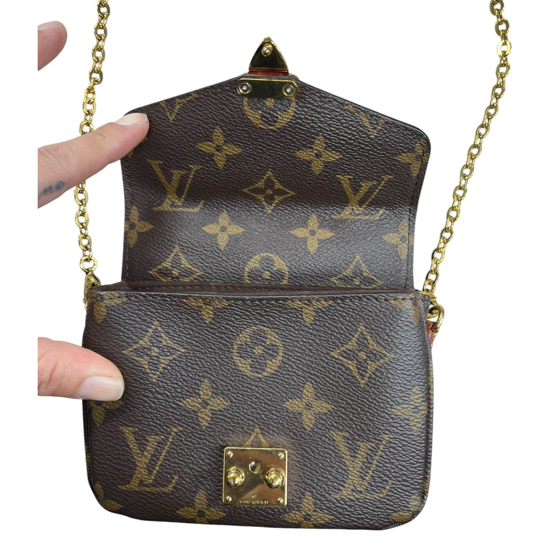 LOUIS VUITTON Monogram Pochette Metis Crossbody Bag Brown Gold Hardware LO2345