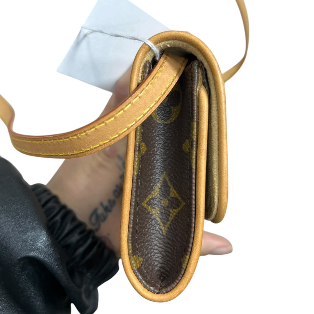 LOUIS VUITTON Monogram Pochette Florentine Waist Pouch Brown Gold Hardware LO2335