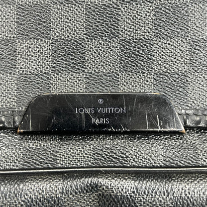 LOUIS VUITTON Damier Graphite Daniel MM Messenger Bag Black Silver Hardware LO2367