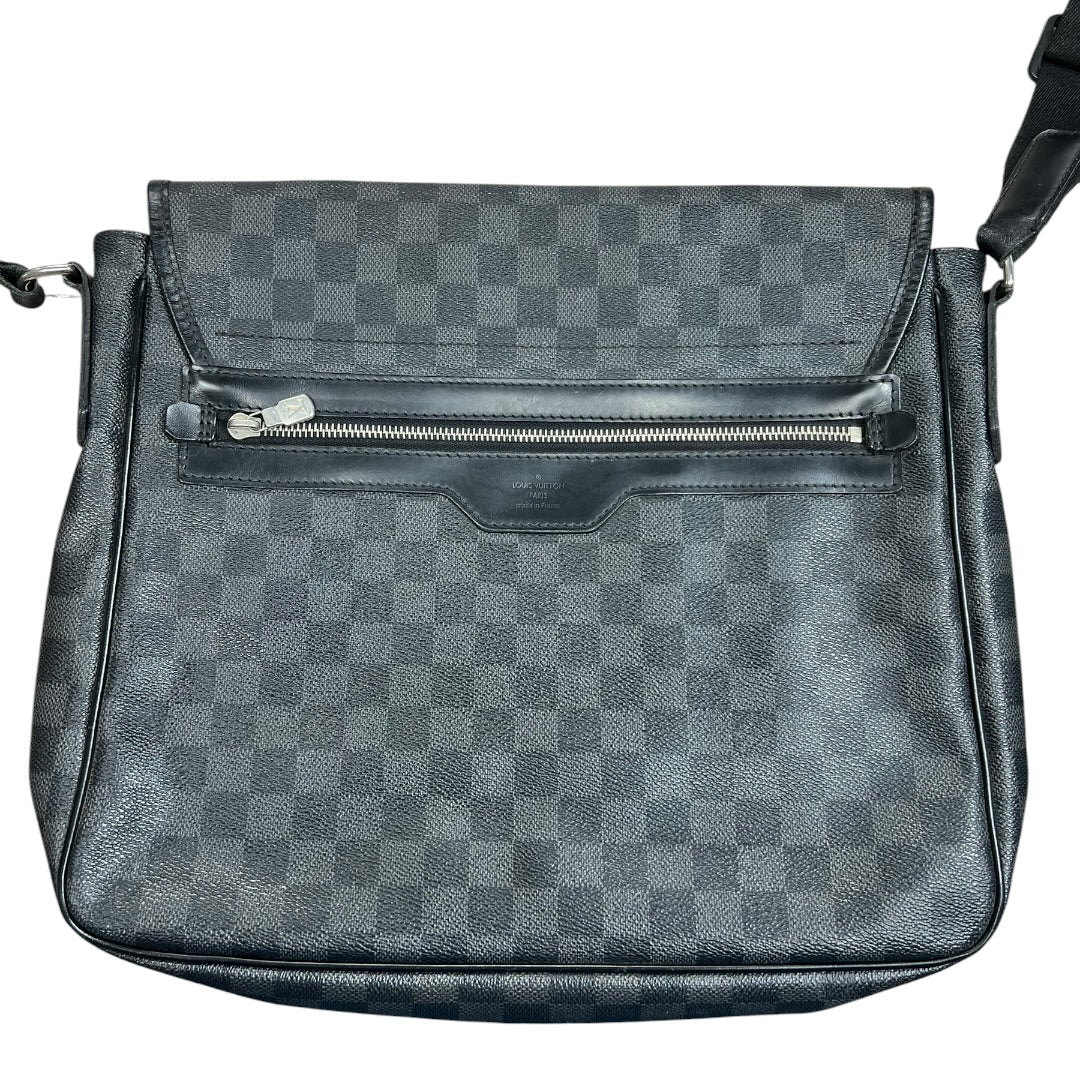 LOUIS VUITTON Damier Graphite Daniel MM Messenger Bag Black Silver Hardware LO2367