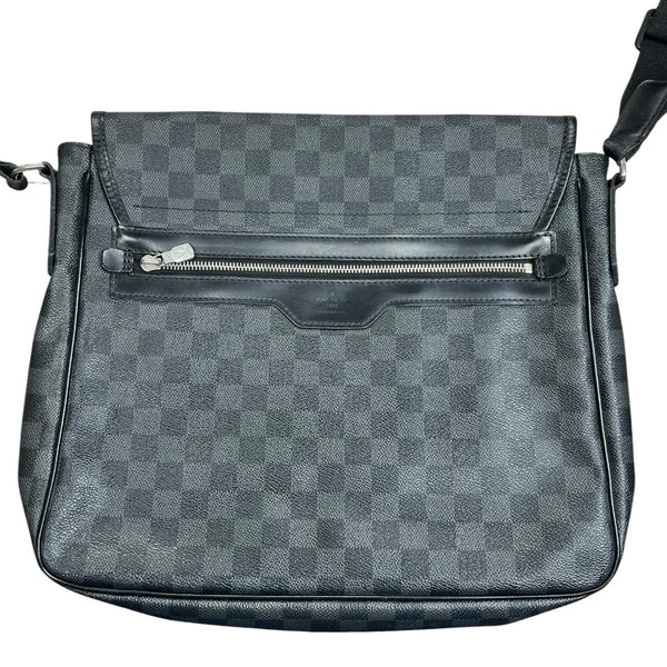 LOUIS VUITTON Damier Graphite Daniel MM Messenger Bag Black Silver Hardware LO2367