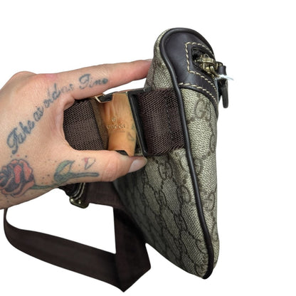 GUCCI GG Supreme Canvas GG Supreme Belt Bag Beige and Dark Brown Gold-tone Hardware GU616