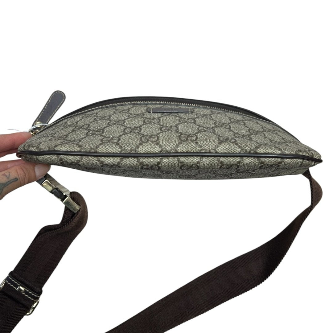 GUCCI GG Supreme Canvas GG Supreme Belt Bag Beige and Dark Brown Gold-tone Hardware GU616