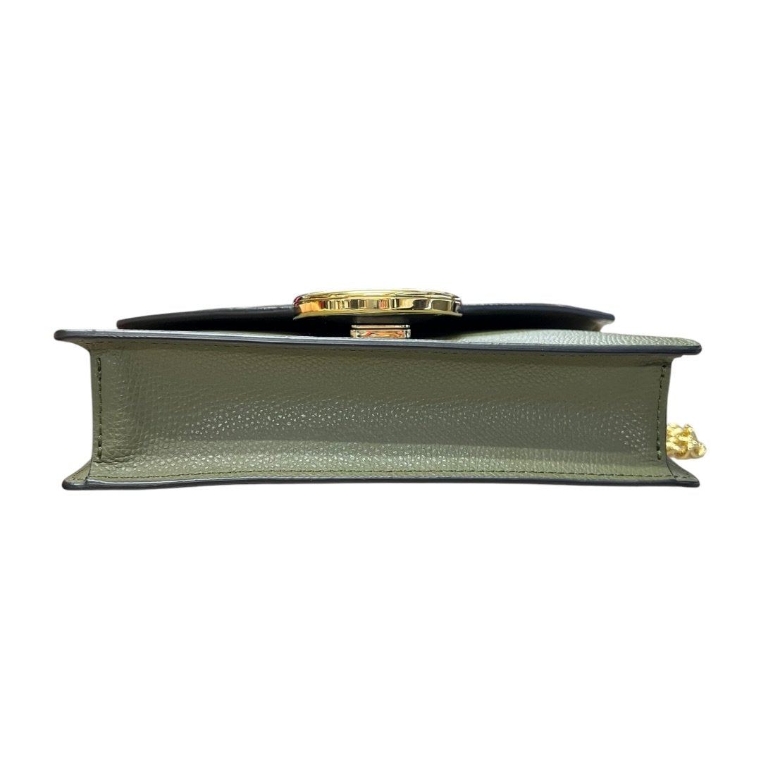FENDI Grained Leather Continental Wallet On Chain Wallet on Chain / Belt Bag Green Gold Hardware FE381