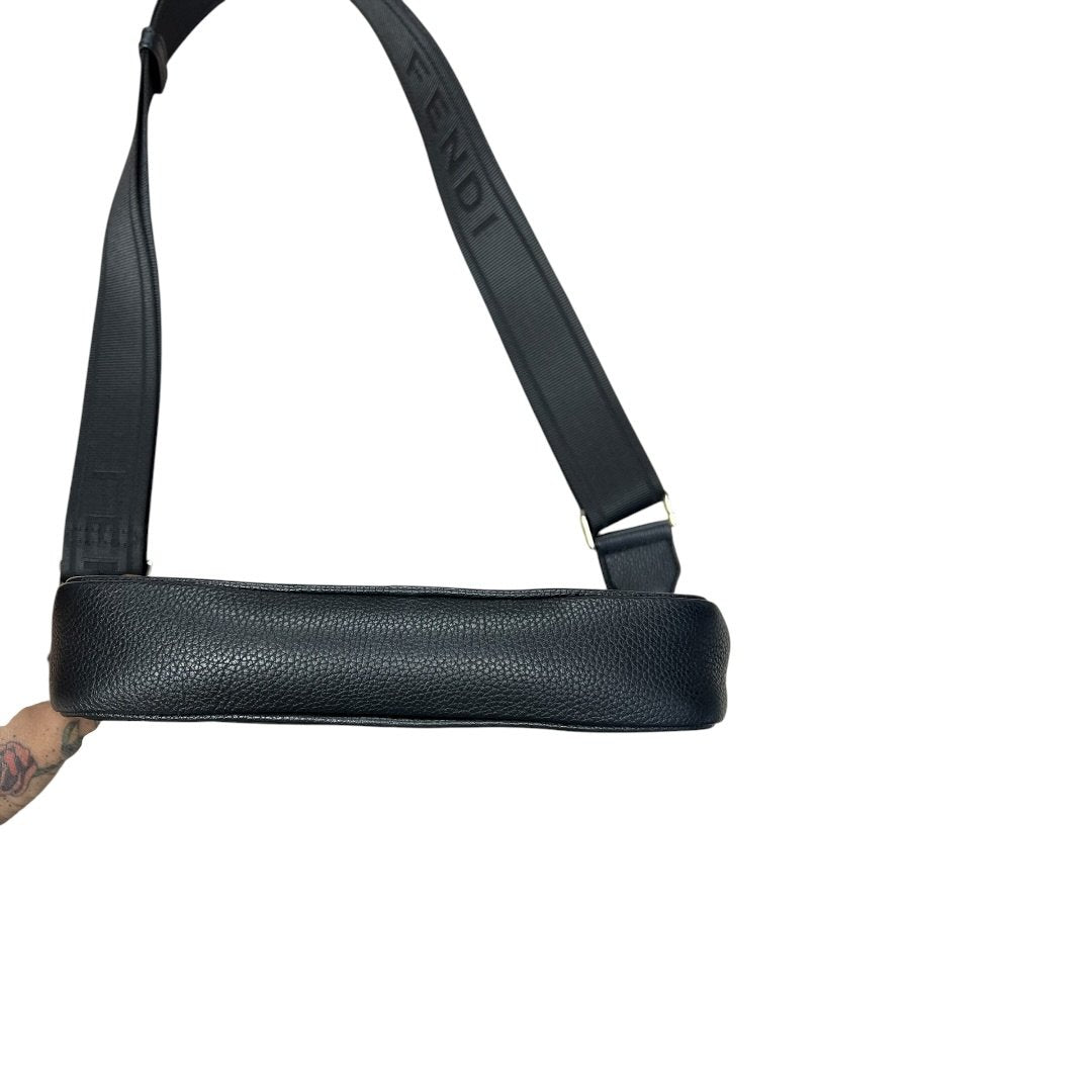 FENDI Leather Fendi Roma Camera Bag Crossbody Bag Black Silver Hardware FE382