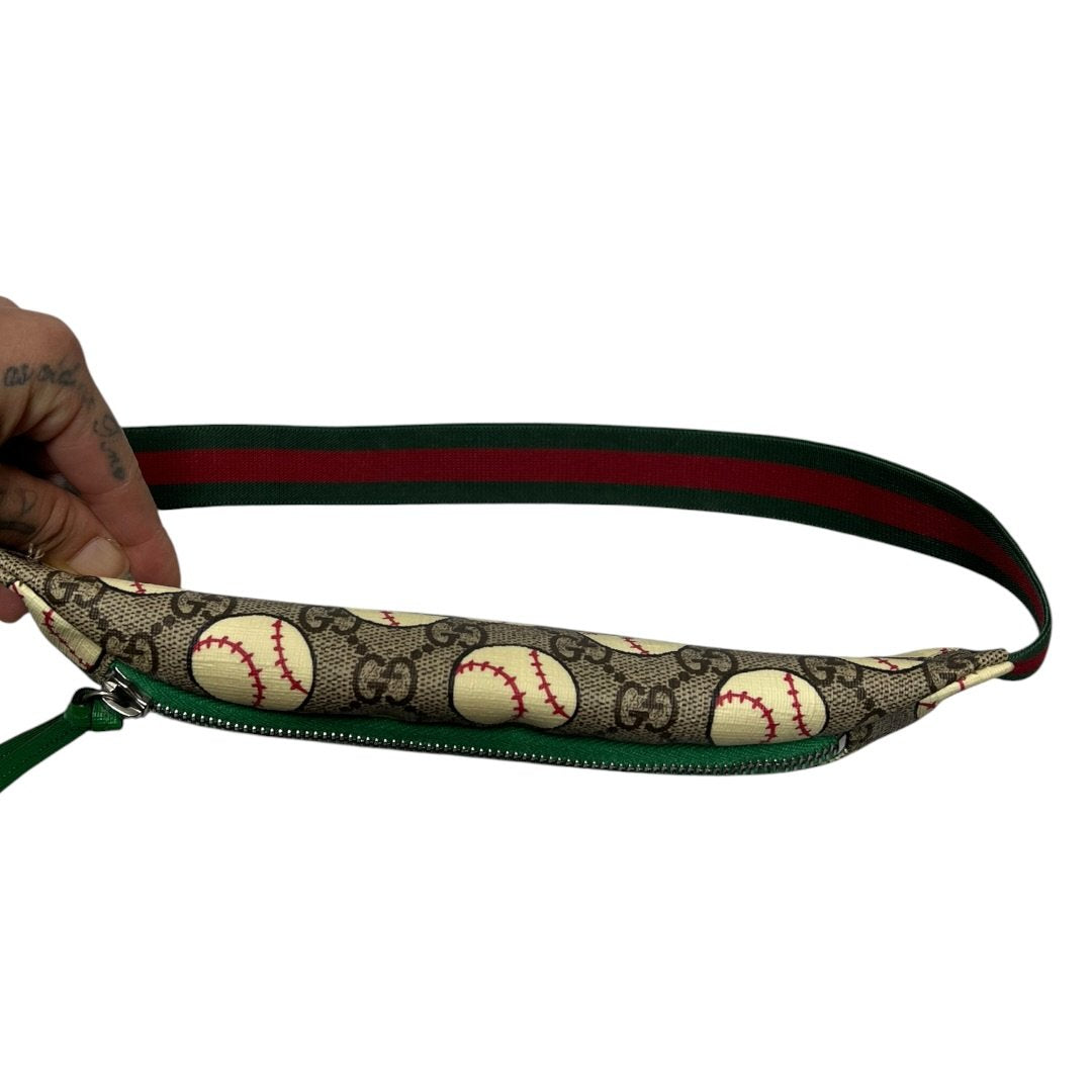 GUCCI GG Supreme Canvas GG Supreme Baseball Print Belt Bag Fanny Pack / Belt Bag Beige, Brown, Cream, Green, Red Silver-tone Hardware GU624
