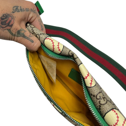 GUCCI GG Supreme Canvas GG Supreme Baseball Print Belt Bag Fanny Pack / Belt Bag Beige, Brown, Cream, Green, Red Silver-tone Hardware GU624