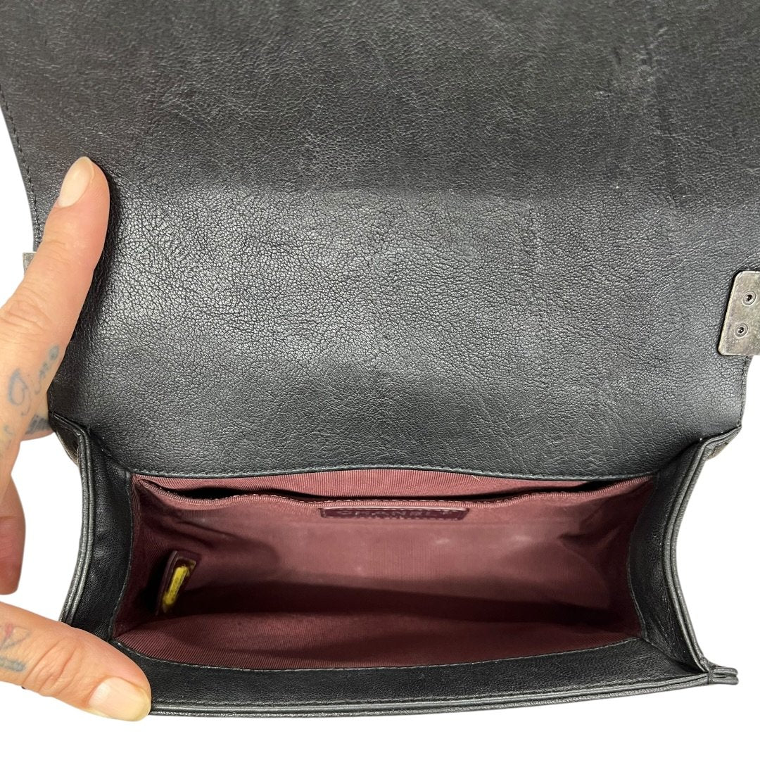 CHANEL Aged Calfskin Boy Bag Shoulder Bag Black Ruthenium Hardware CH2182