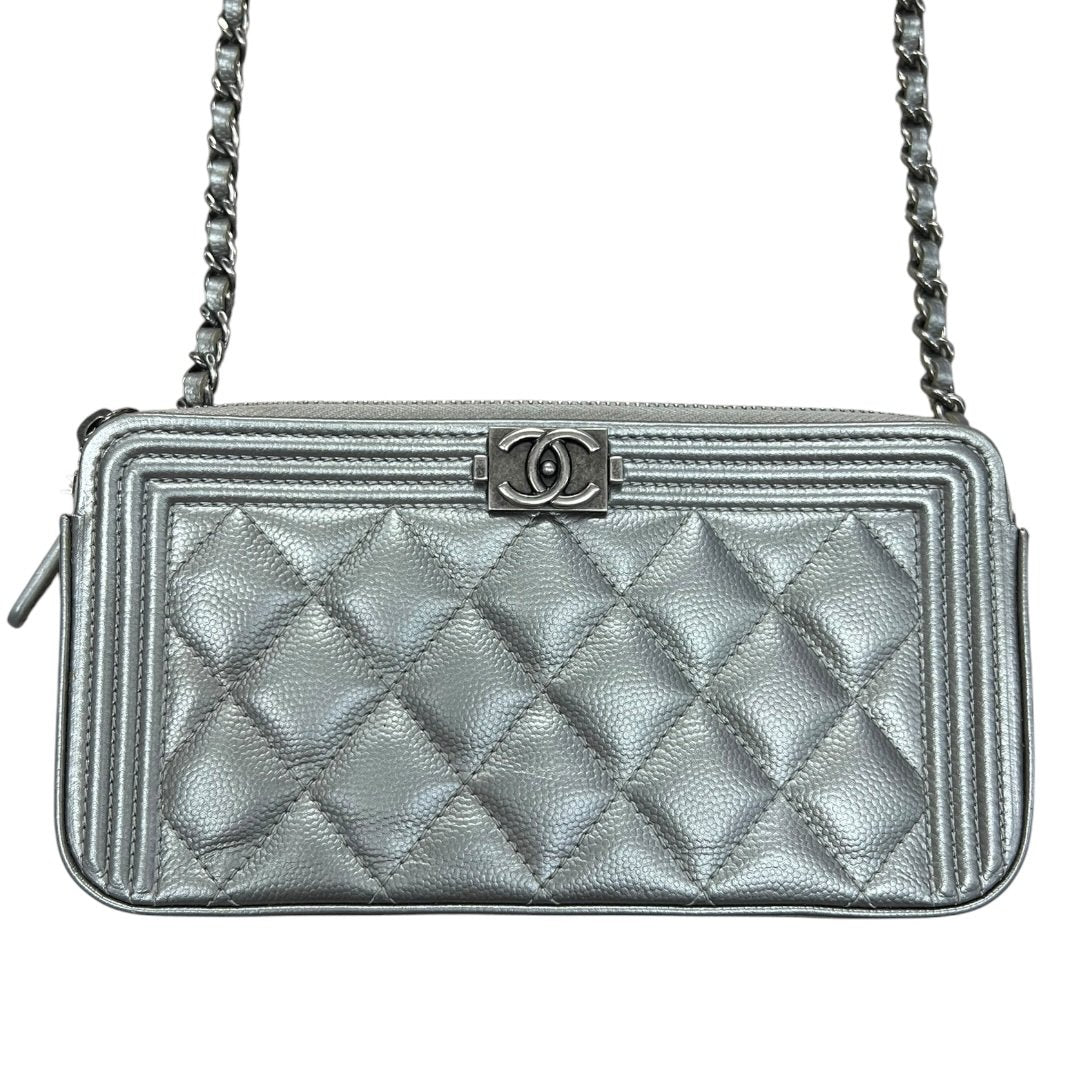 CHANEL Metallic Grained Calfskin Boy Chanel Wallet on Chain Shoulder Bag Metallic Silver Ruthenium Hardware CH2186