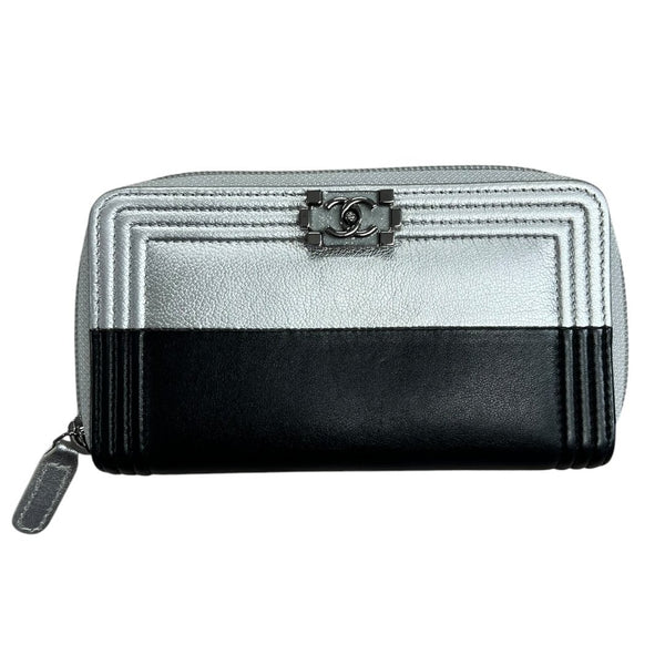 CHANEL Calfskin Boy Chanel Wallet Wallet Silver and Black Silver Hardware CH2196