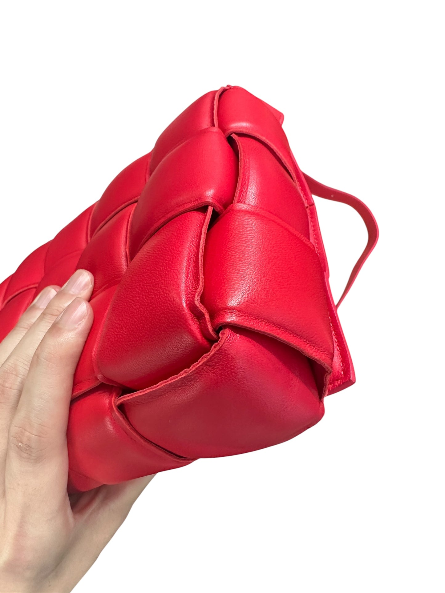BOTTEGA VENETA Padded Intrecciato Lambskin Cassette Crossbody Shoulder Bag Red Gold Hardware Bo29