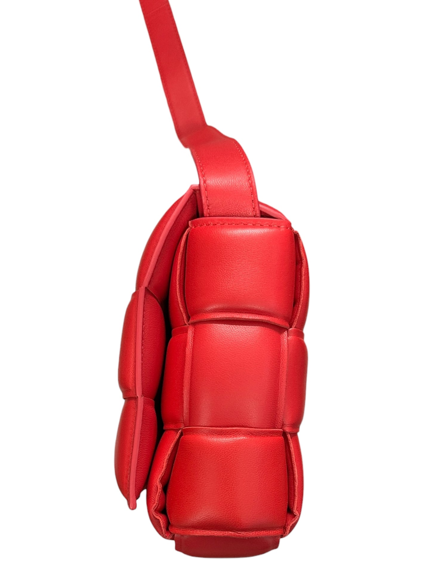 BOTTEGA VENETA Padded Intrecciato Lambskin Cassette Crossbody Shoulder Bag Red Gold Hardware Bo29