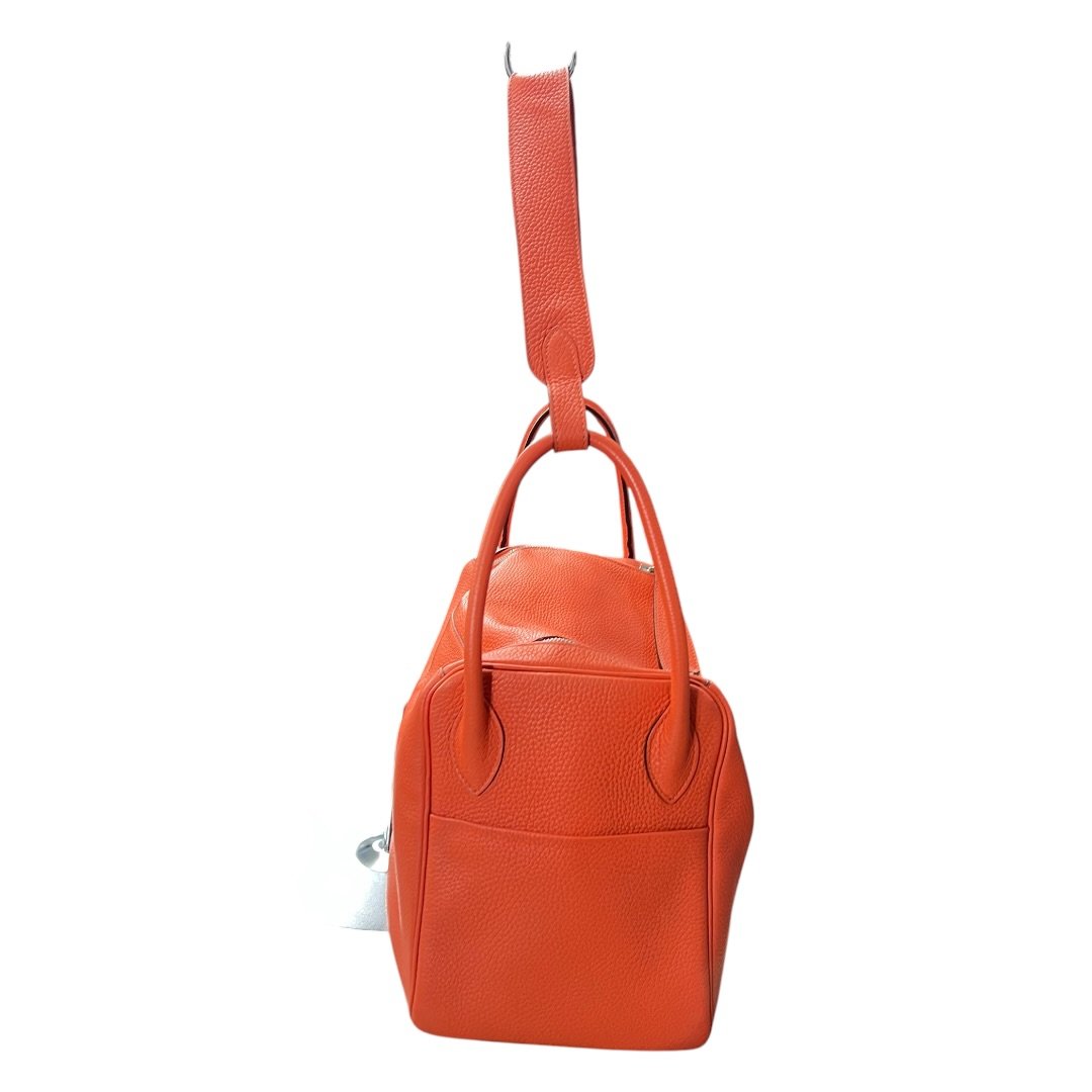 HERMES Clemence Lindy 30 Shoulder Bag Orange Silver Hardware HE479