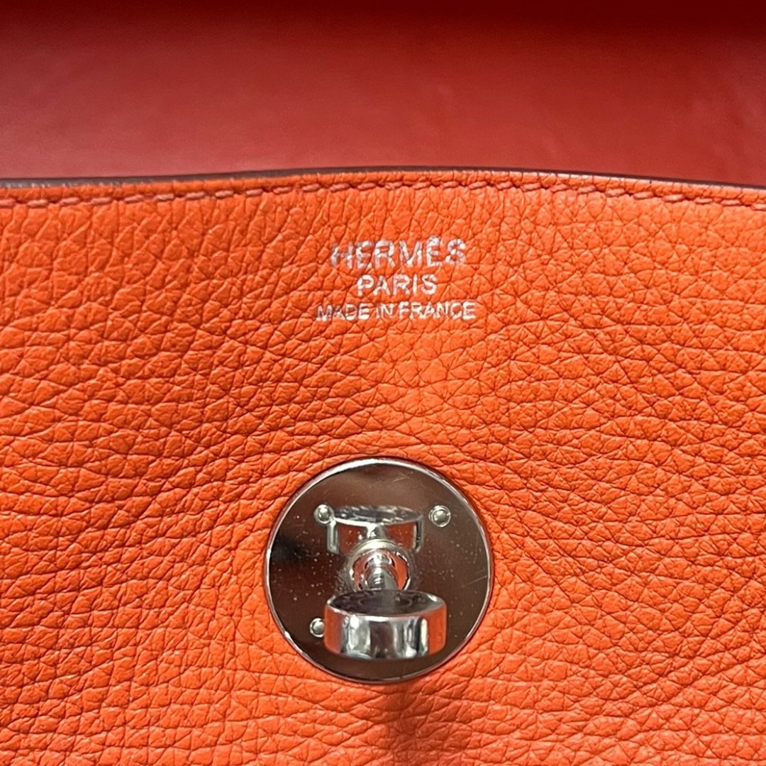 HERMES Clemence Lindy 30 Shoulder Bag Orange Silver Hardware HE479