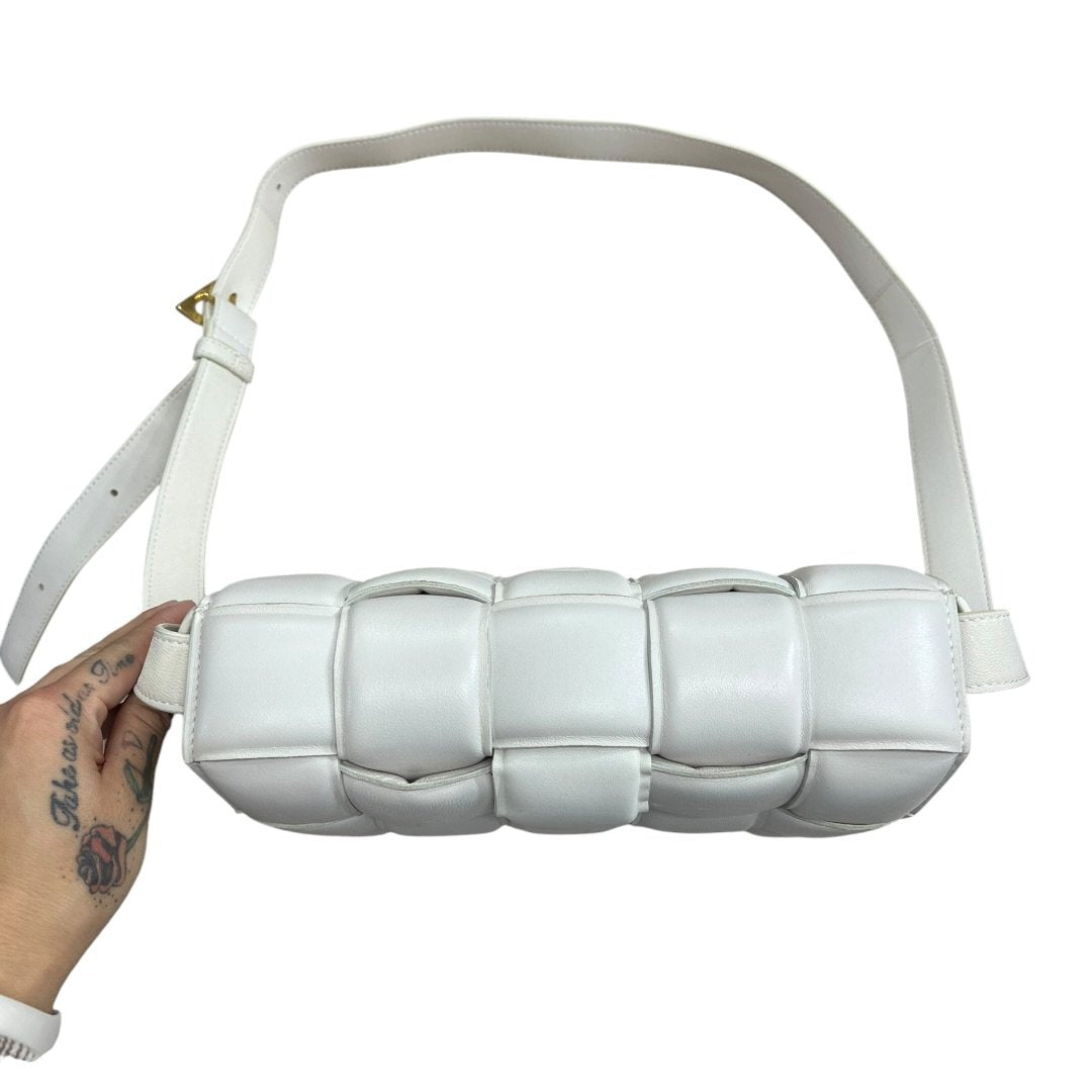 LOUIS VUITTON Leather Padded Crossbody Bag Shoulder Bag White Gold Hardware Bo34