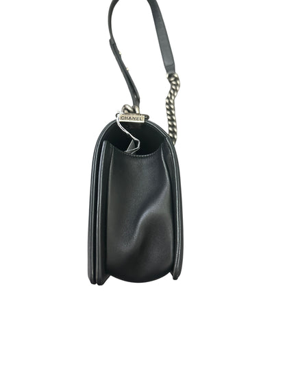 CHANEL Chevron Lambskin Boy Chanel Medium Shoulder Bag Black Ruthenium Hardware CH2249
