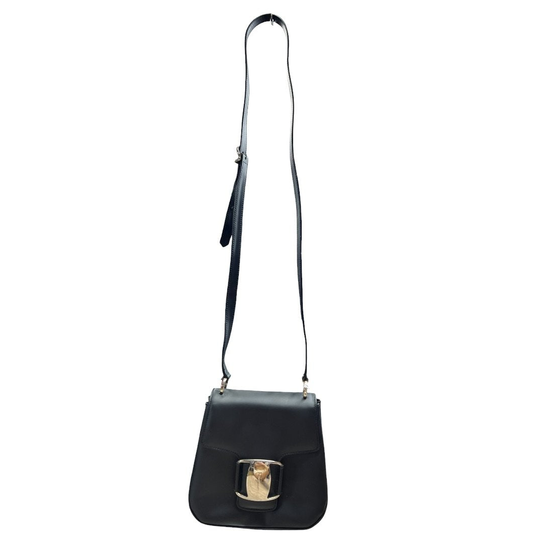SALVATORE FERRAGAMO Leather Gancini Flap Shoulder Bag Shoulder Bag Black Silver Hardware TK57
