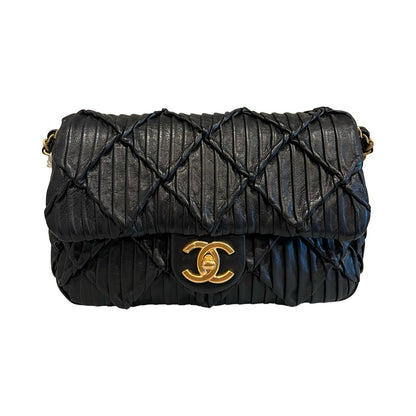 CHANEL Lambskin Pleated Flap Bag Shoulder Bag Black Gold Hardware Ch2284
