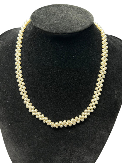 UNBRANDED Accessory Pearls Necklace White / Cream Gold-tone Hardware je40