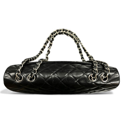 CHANEL Matelassé Classic Chain Shoulder Bag CH2028