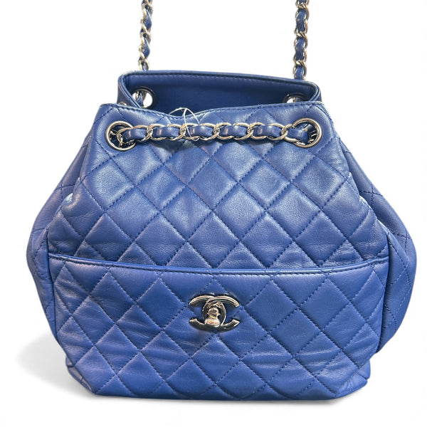 CHANEL Matelasse Shoulder Bag CH1987