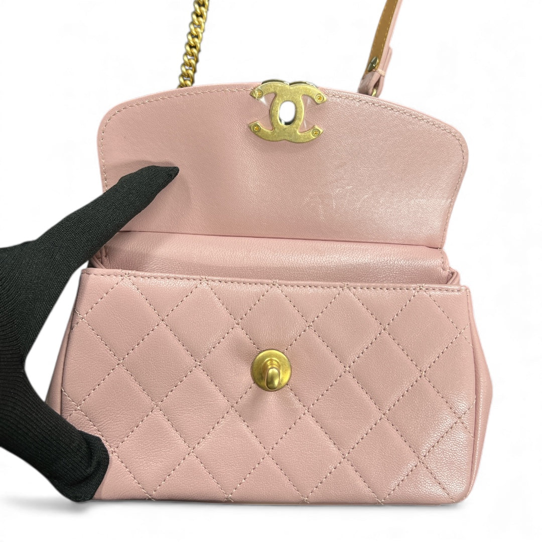 CHANEL Mini Matelasse Chain Shoulder Bag CH198