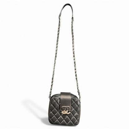 CHANEL Matelasse Chain Shoulder Bag CH1985