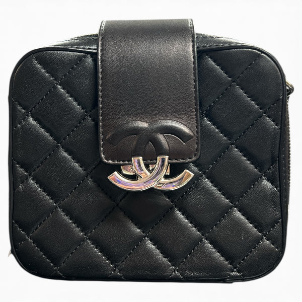 CHANEL Matelasse Chain Shoulder Bag CH1985