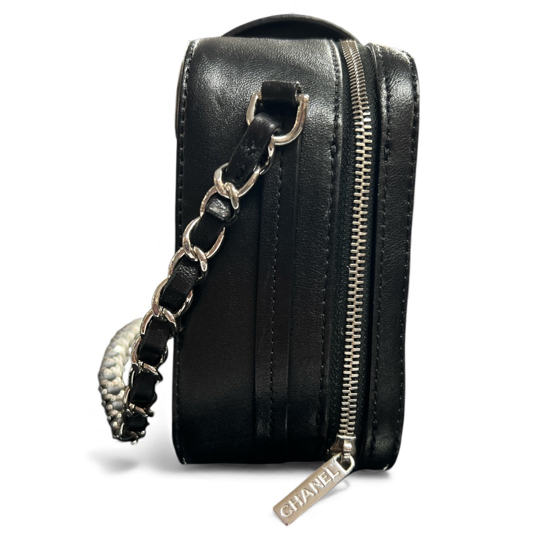 CHANEL Matelasse Chain Shoulder Bag CH1985