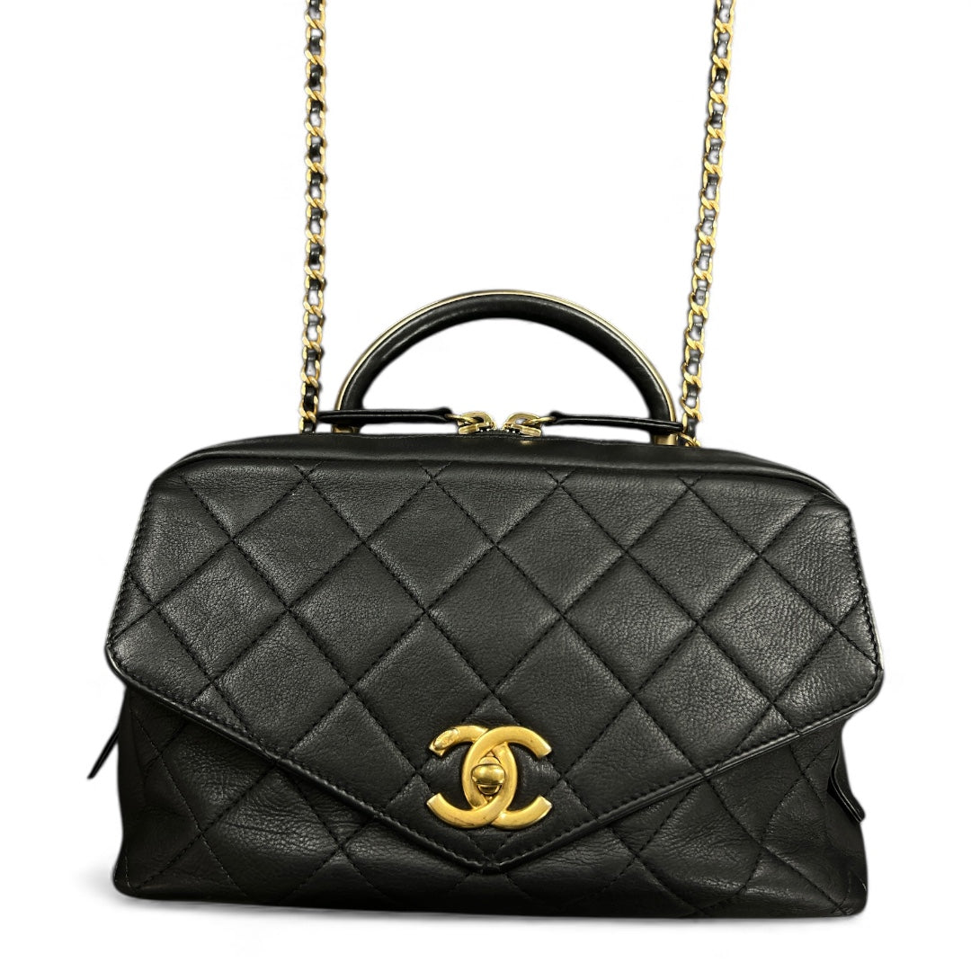 CHANEL Matelasse Black Shoulder Bag CH1976