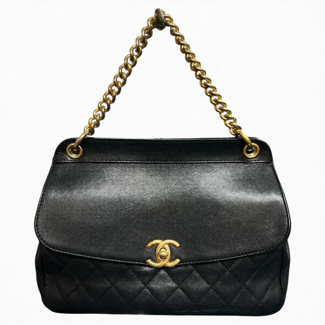 CHANEL Matelassé Black Lambskin Shoulder Handbag CH1961