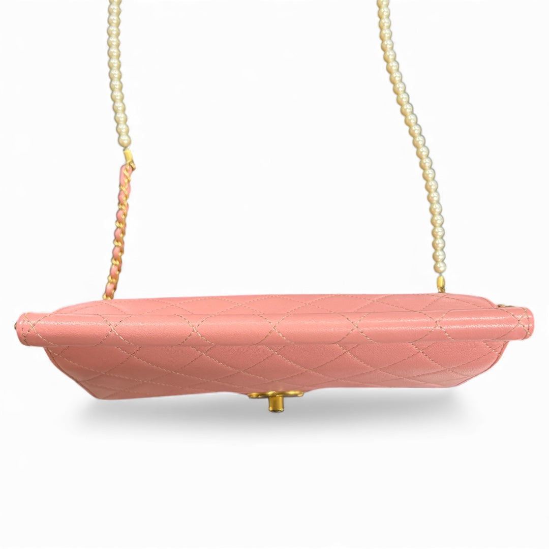 CHANEL Matelasse Pink Shoulder Bag CH1937